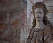vika_033 Vika kyrka - Träskulptur av Maria Magdalena är snidad i Lübeck kring 1490.