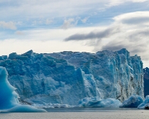 Moreno_003 Perito Moreno Glacier - 70 meter högt stup på högsta stället